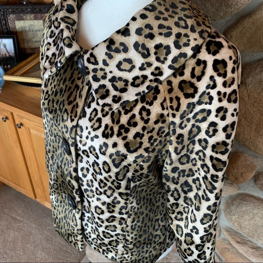 Rafaella Leopard Print Button-Front Jacket in Beige, Black and Brown - Picture 4 of 12